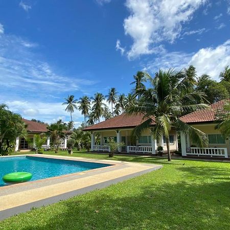 Palm Gardens Resort, Bang Saphan Eksteriør billede