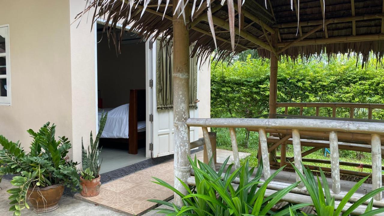 Palm Gardens Resort, Bang Saphan Eksteriør billede