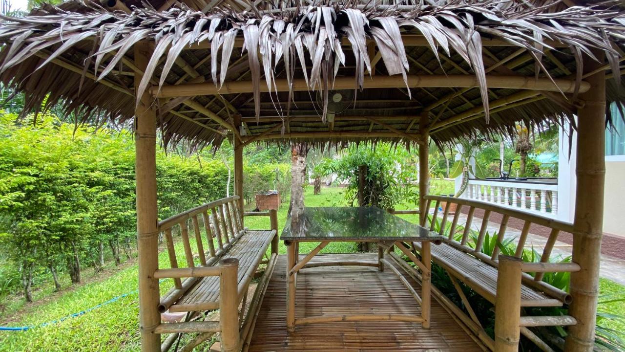 Palm Gardens Resort, Bang Saphan Eksteriør billede