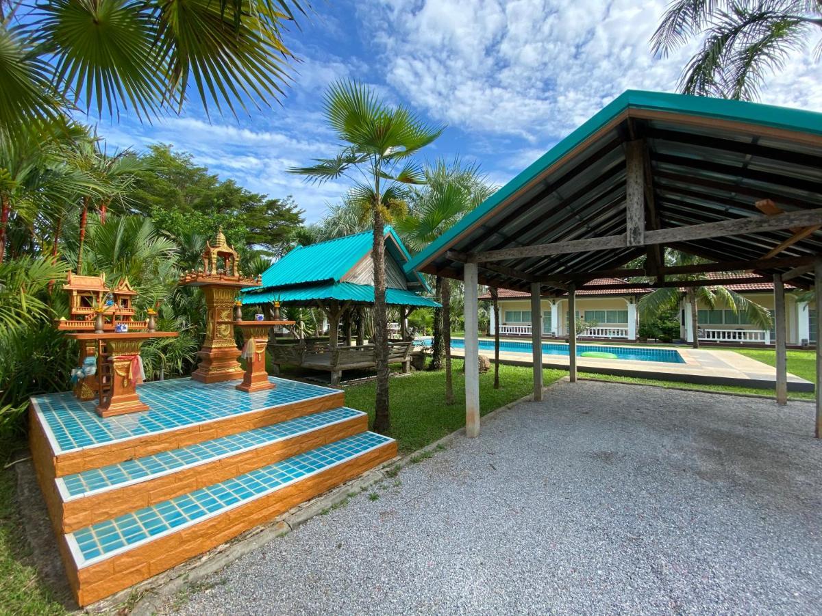 Palm Gardens Resort, Bang Saphan Eksteriør billede