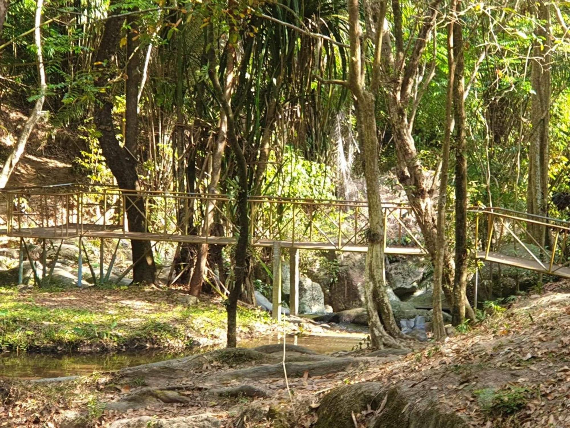 Palm Gardens Resort, Bang Saphan Eksteriør billede